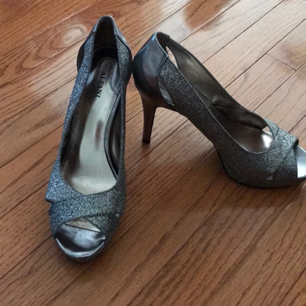 Shoes - Picture 3 of 3